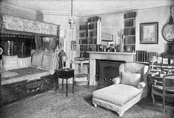 A WASHINGTON IRVING HOUSE BEDROOM