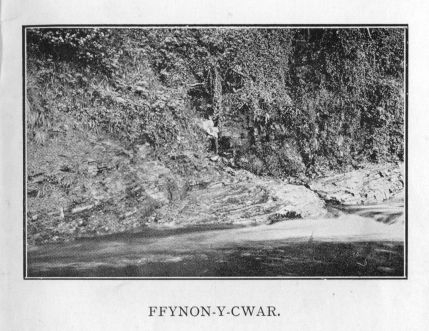 FFYNON-Y-CWAR.