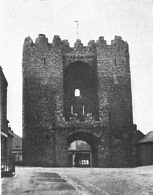 ST. LAWRENCE'S GATE, DROGHEDA