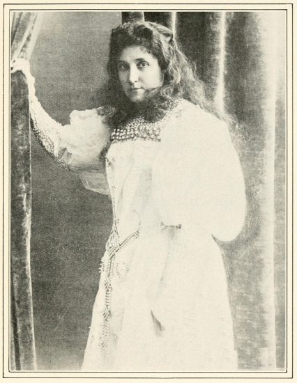 Photograph by Davis & Sanford.  Mme. Melba as Elizabeth in "Tannhäuser."