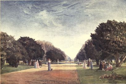 THE GREAT AVENUE, HAMPTON COURT