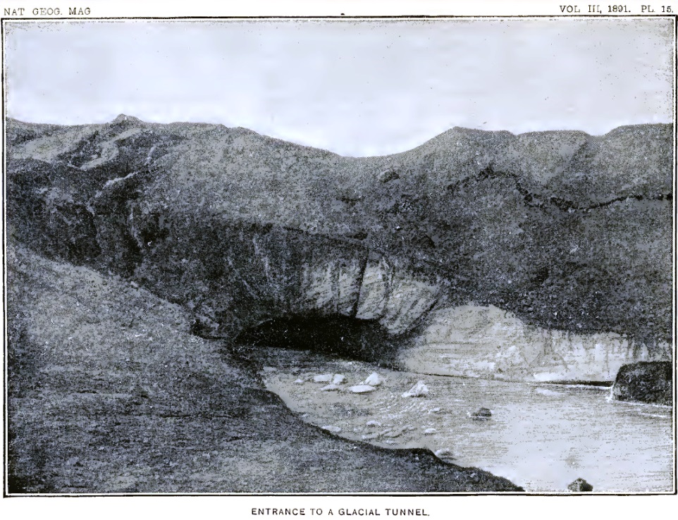 Glacial tunnel