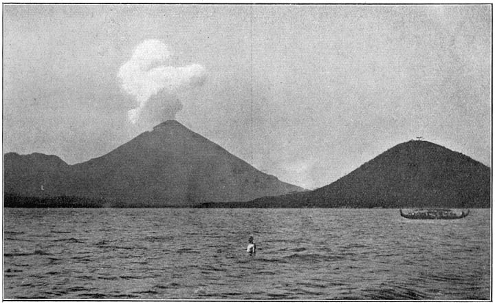 Tidore en Maitara tegenover Ternate.