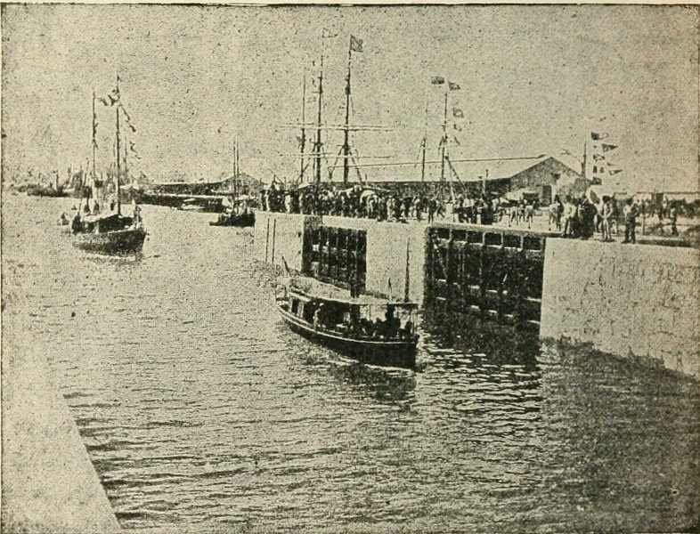 DOCKS AT BUENOS AIRES.